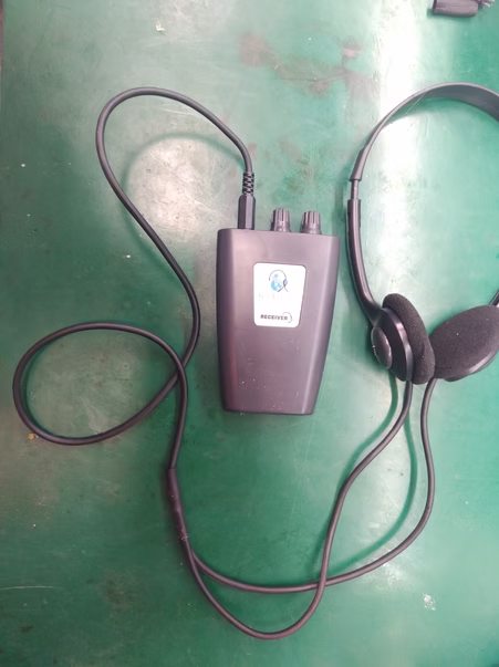 Receptor com fone de ouvido